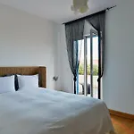 Feels Like Home - Restelo Flat With Terrace
